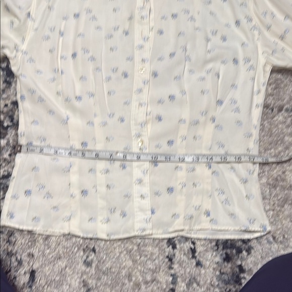 Boutique/Vintage Cream Buttoned Blouse with Mandarin Collar - Picture 6 of 12